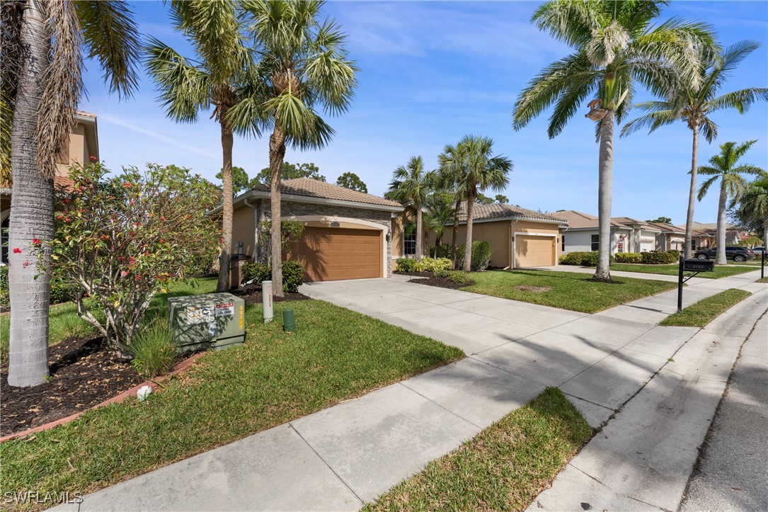 2722 Blue Cypress Lake CT