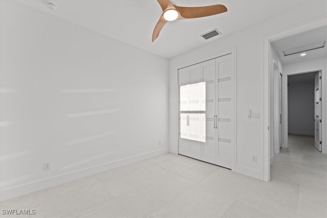 469 Petite AVE