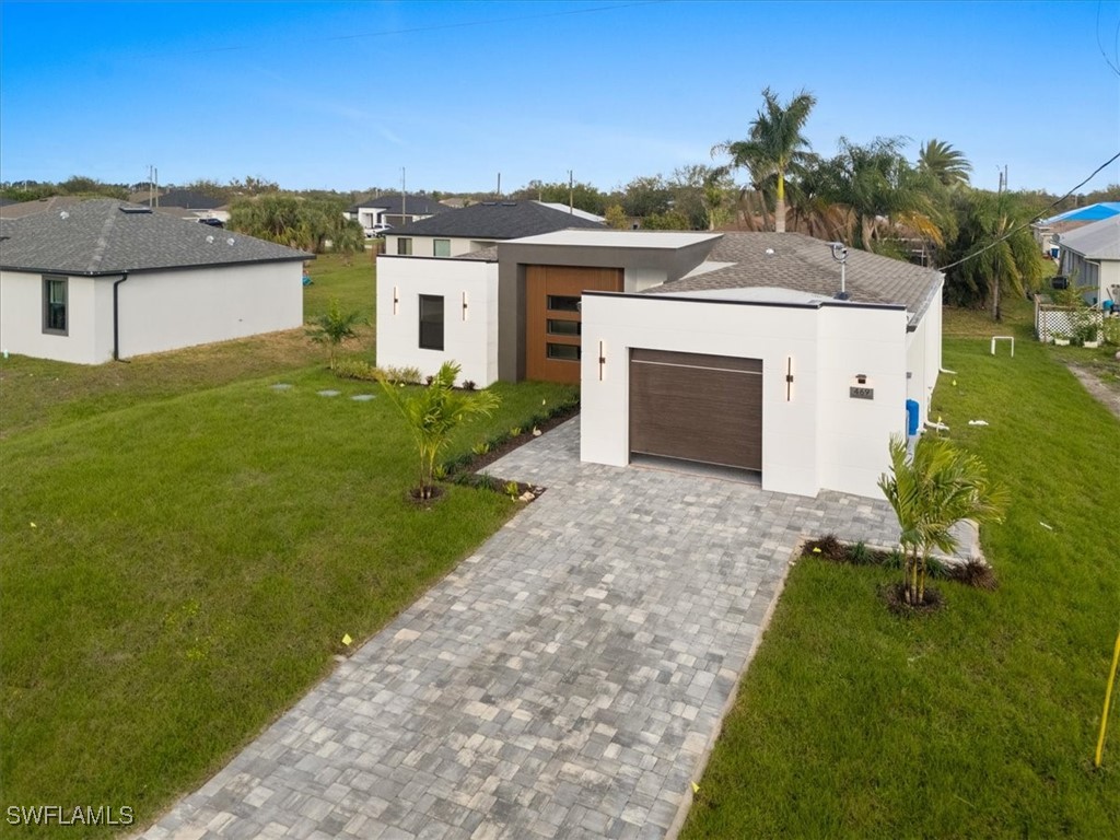 469 Petite AVE