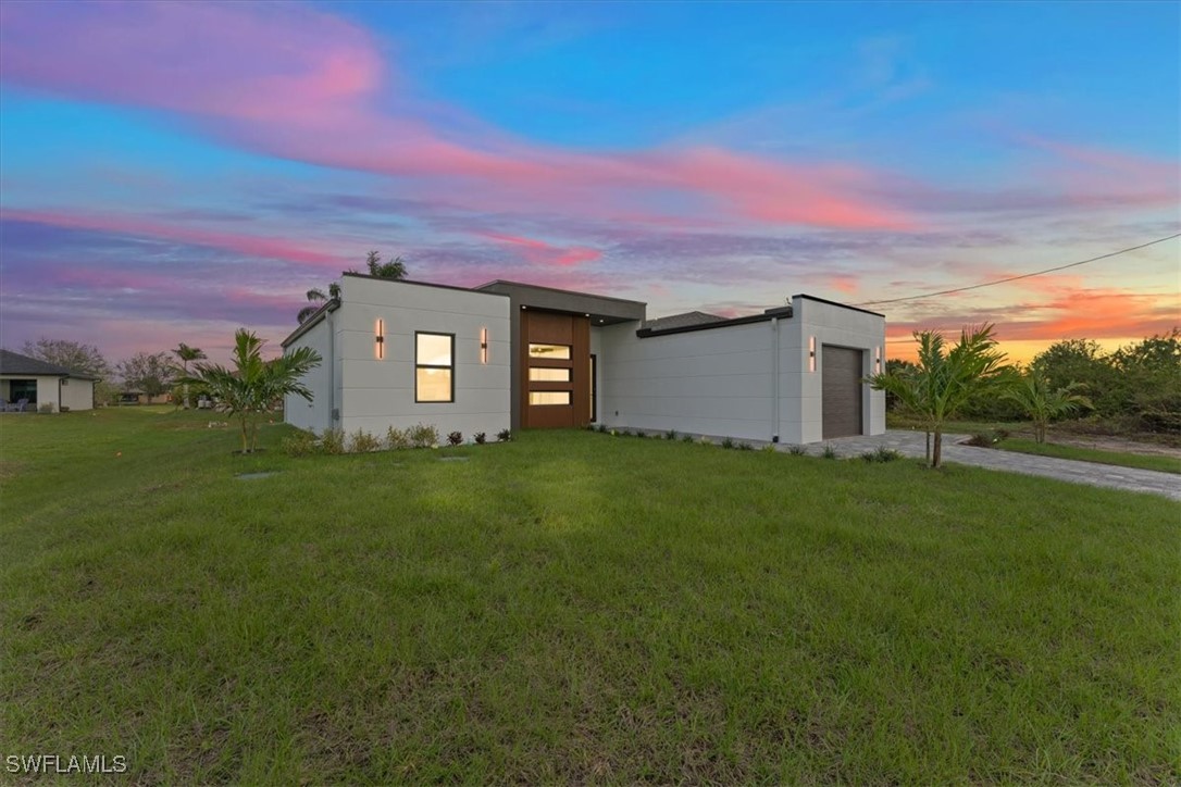 469 Petite AVE