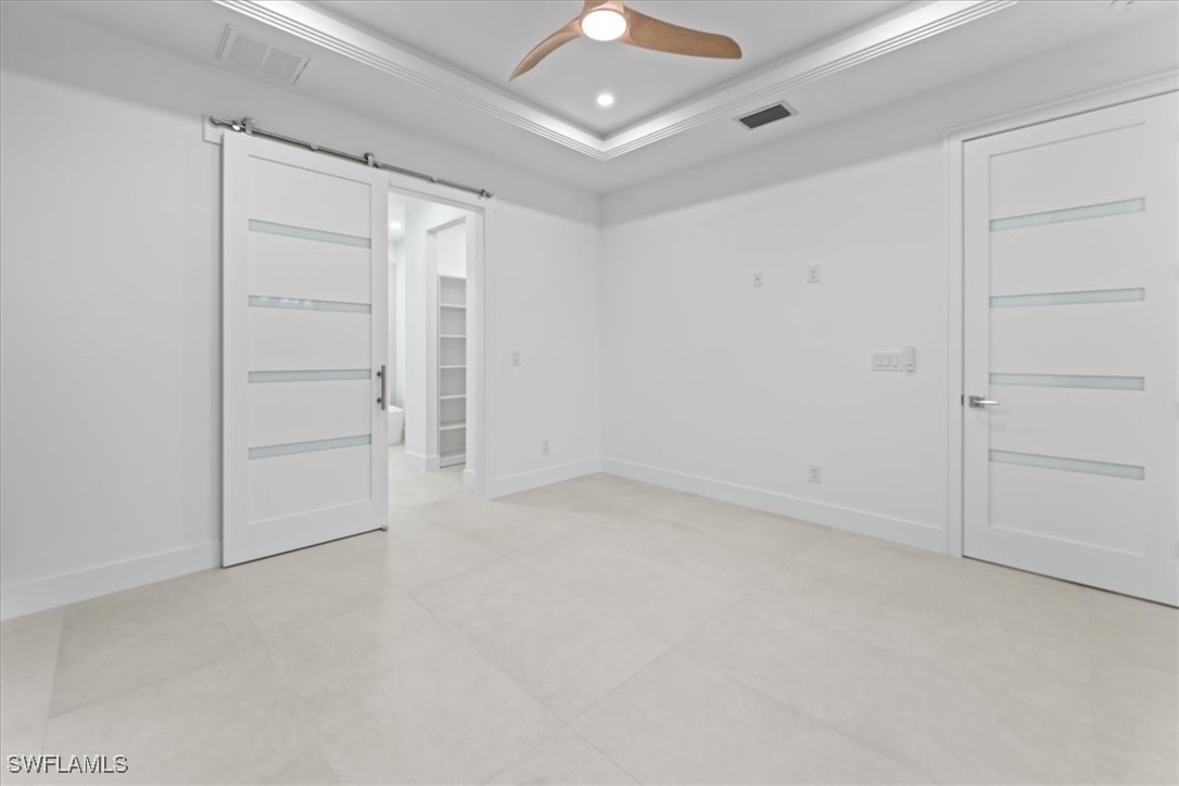 469 Petite AVE