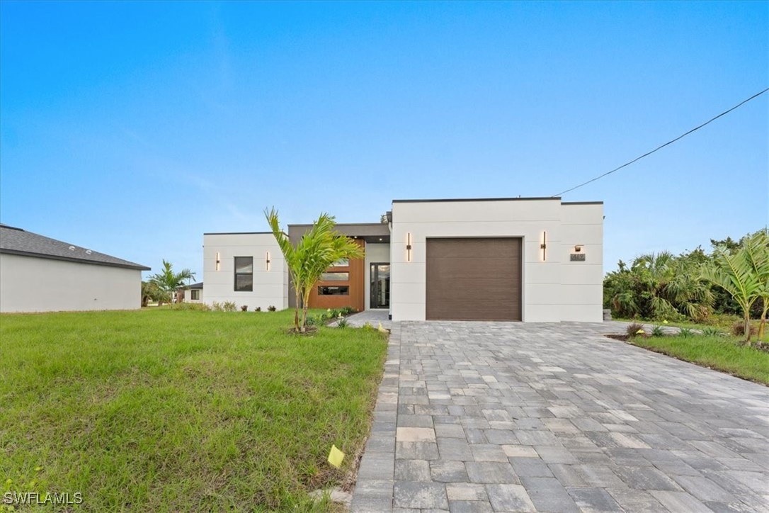 469 Petite AVE