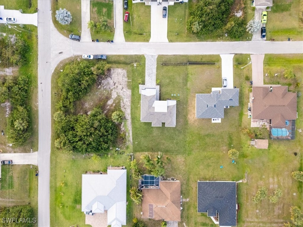 469 Petite AVE