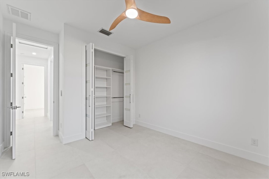 469 Petite AVE