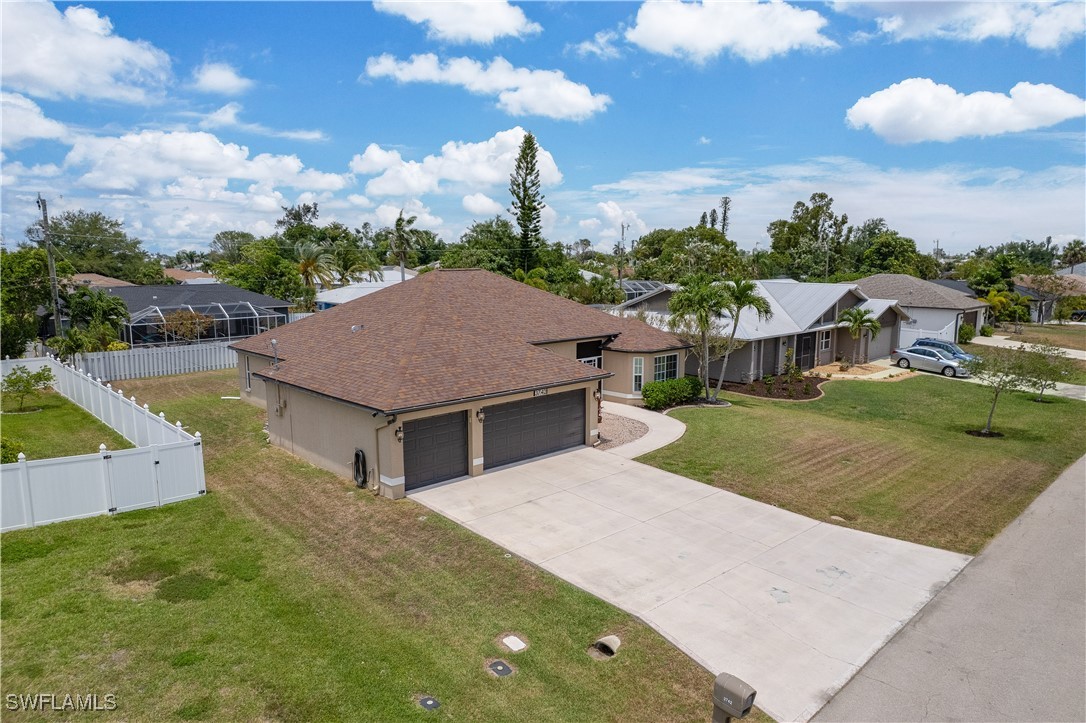3742 SE 3rd PL