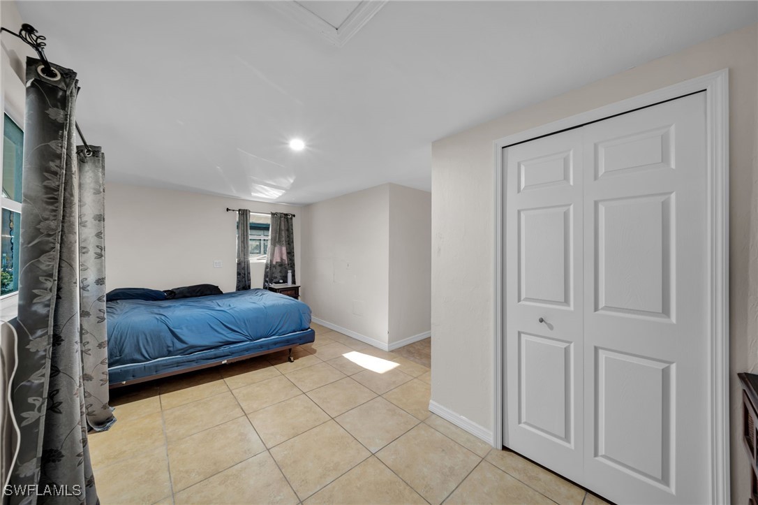 10651 Marie ST