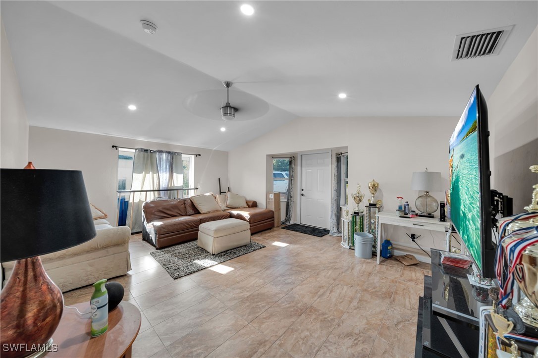 10651 Marie ST
