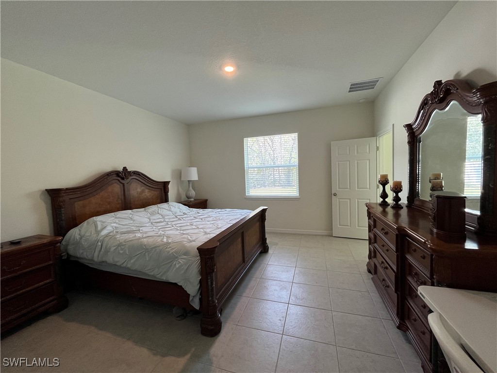 5640 SW 117 LN