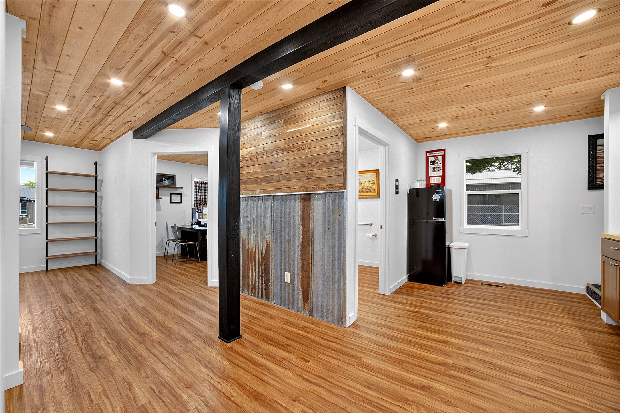 2132 US Highway 2 E