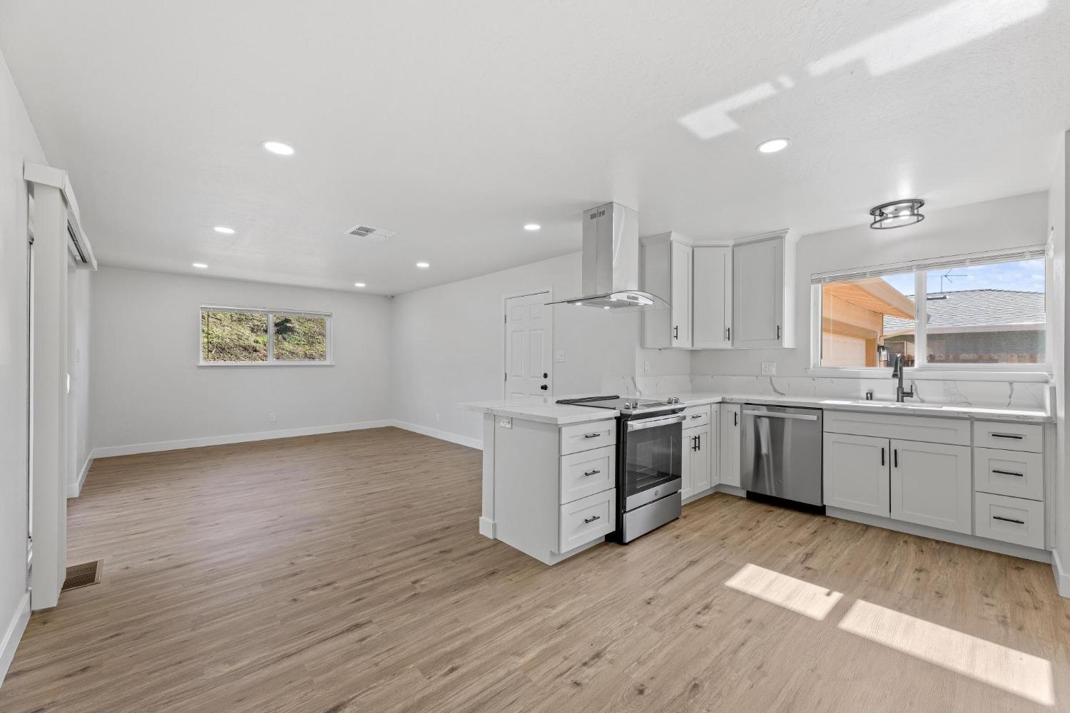 5724 Southview Court