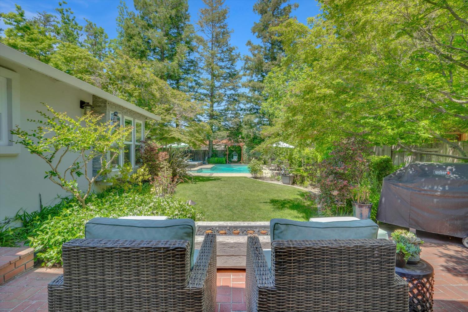1409 La Salle Drive