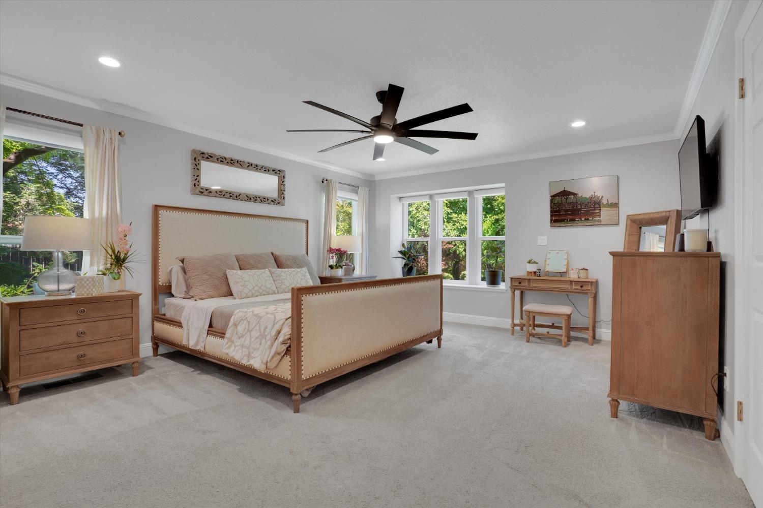 1409 La Salle Drive