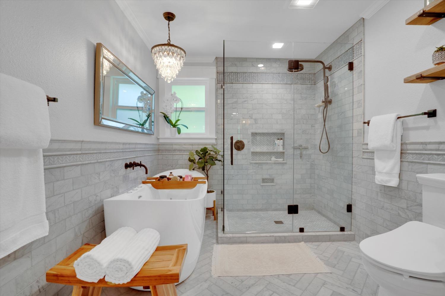 1409 La Salle Drive