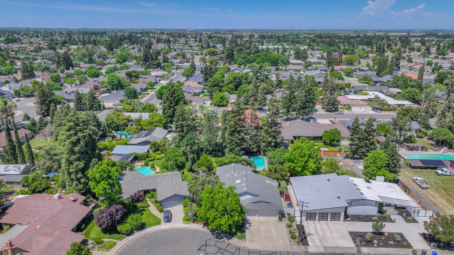 1409 La Salle Drive