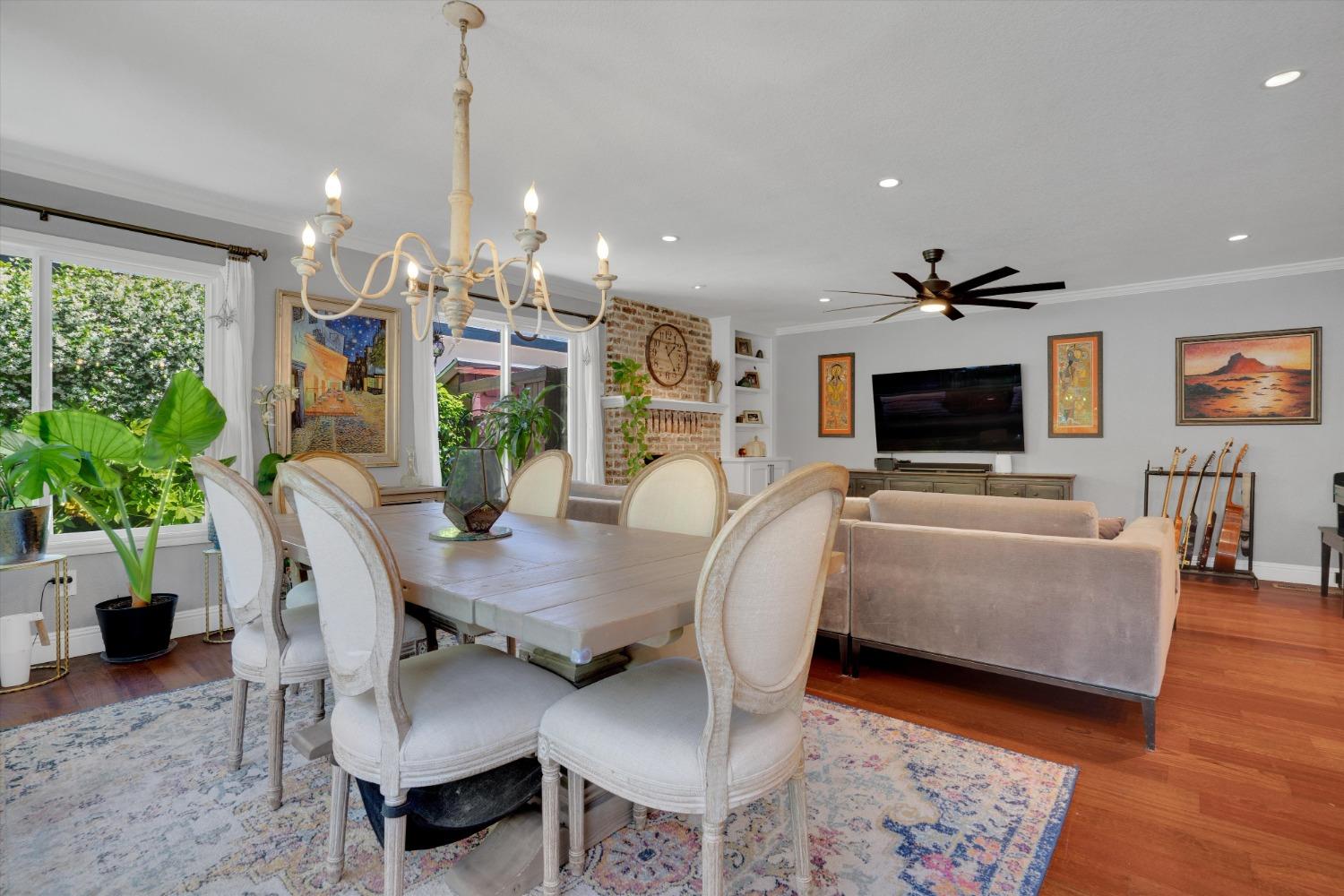 1409 La Salle Drive