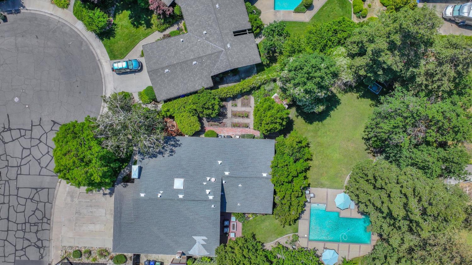 1409 La Salle Drive