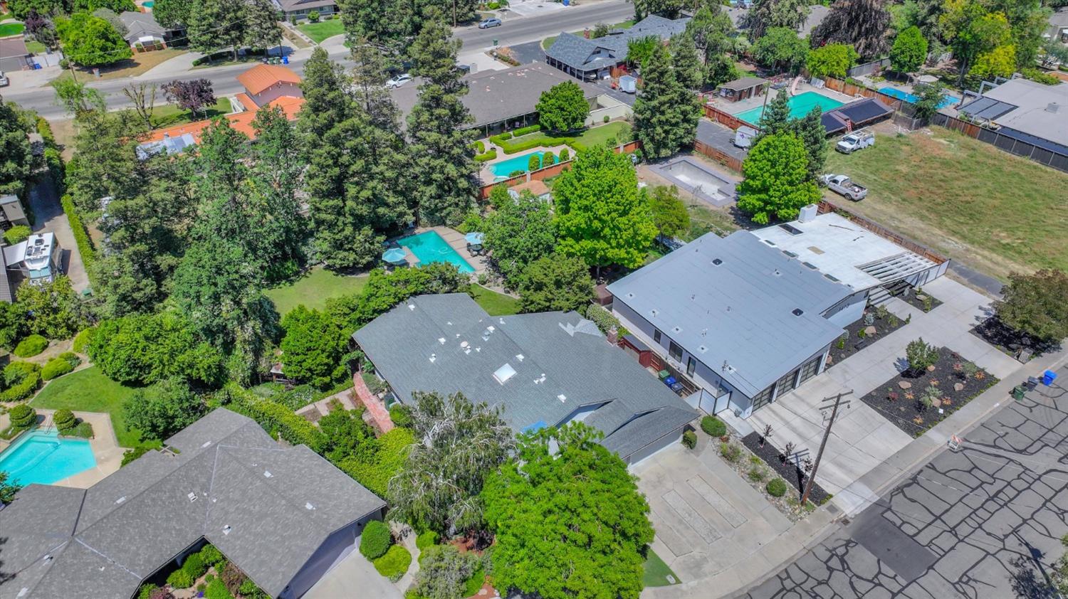 1409 La Salle Drive
