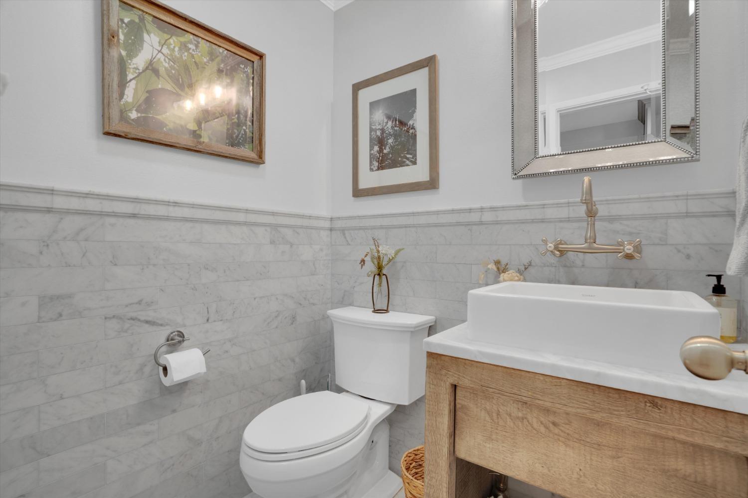 1409 La Salle Drive