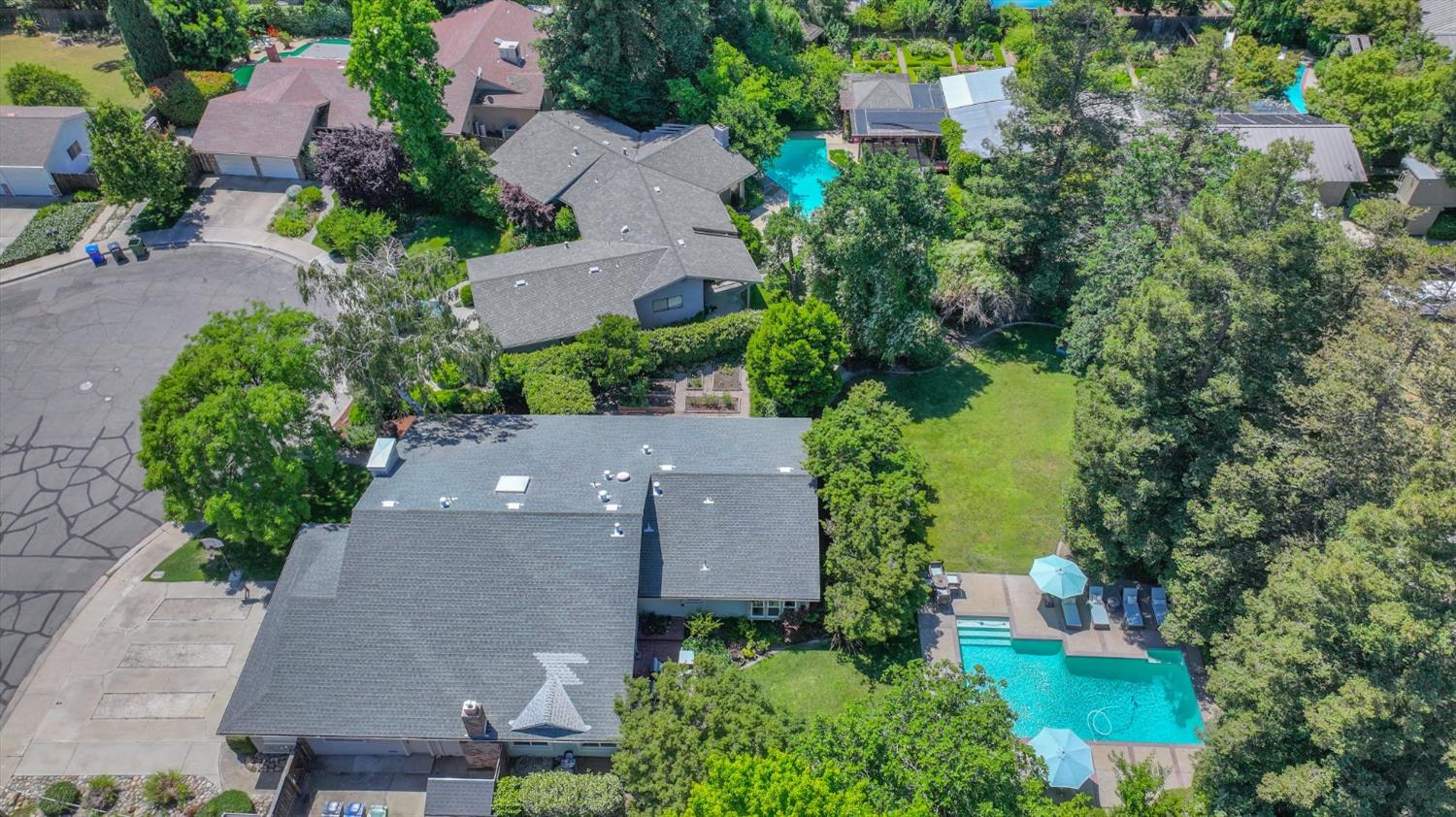 1409 La Salle Drive