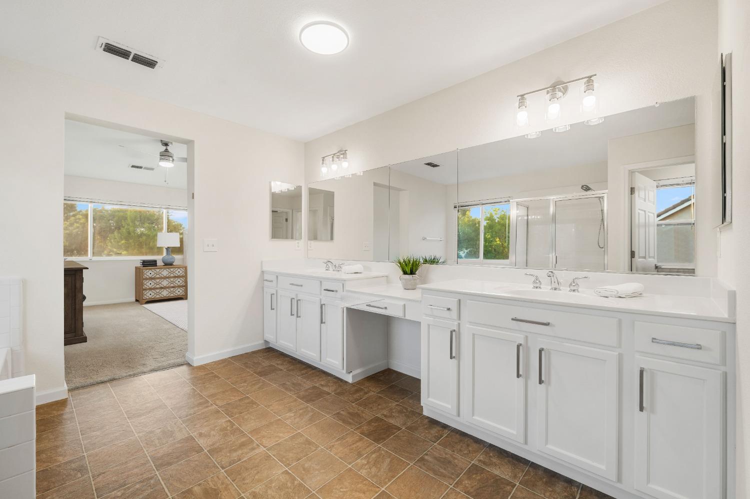 2810 Peachtree Street