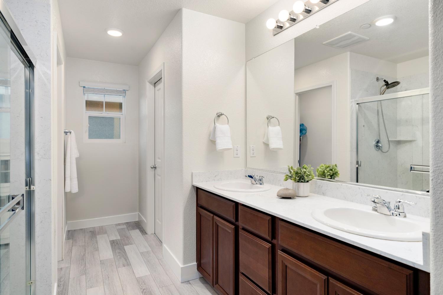 4554 Maple Crest Street