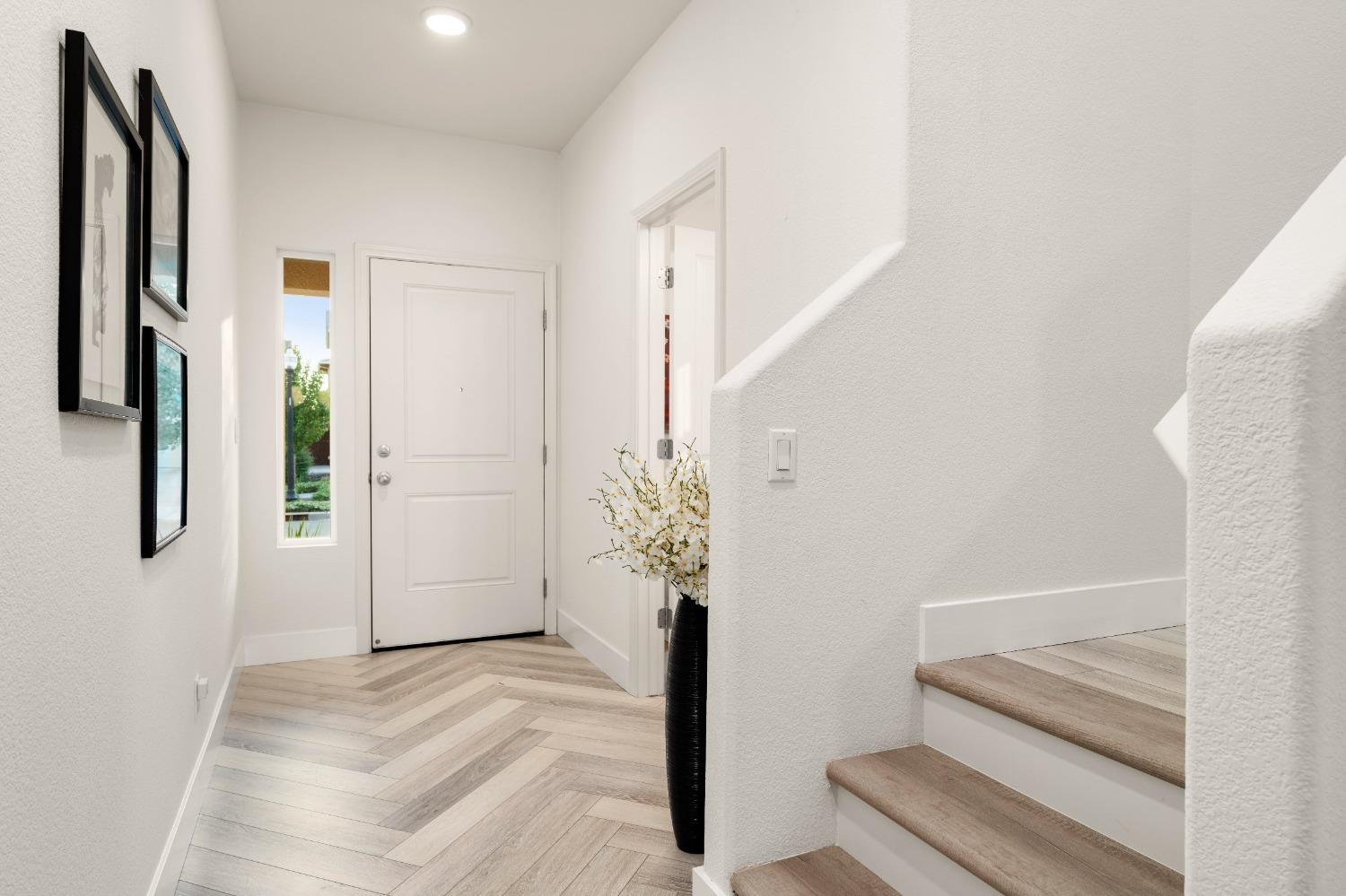 4554 Maple Crest Street