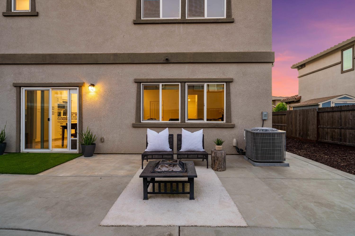 4554 Maple Crest Street