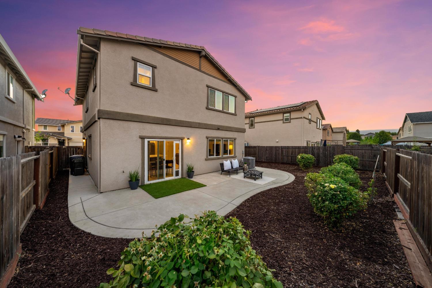 4554 Maple Crest Street