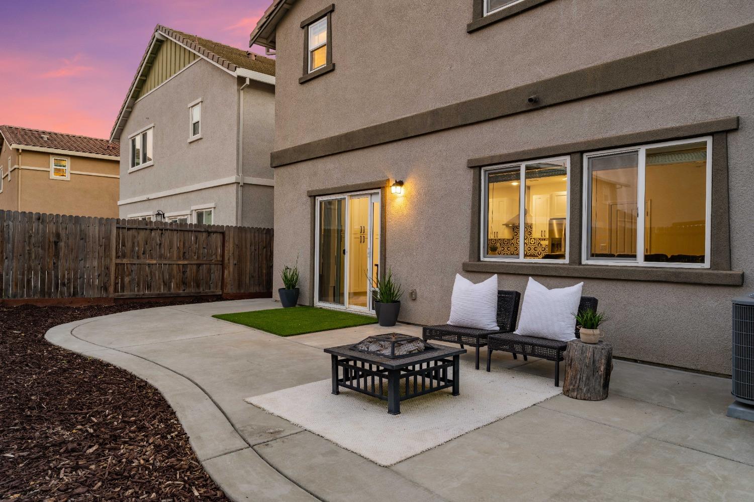 4554 Maple Crest Street