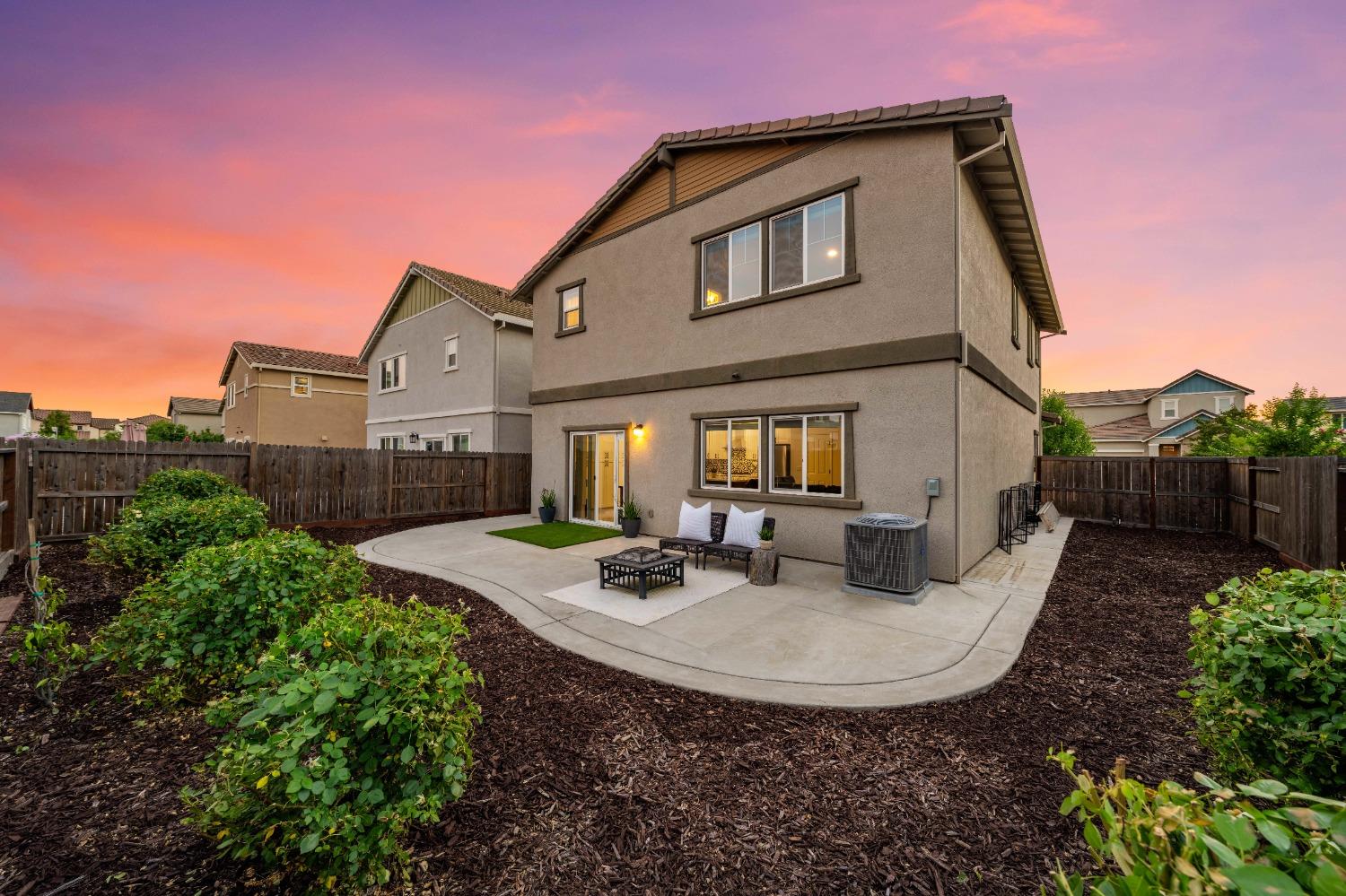 4554 Maple Crest Street