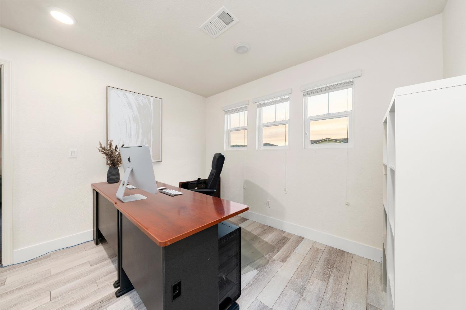 4554 Maple Crest Street