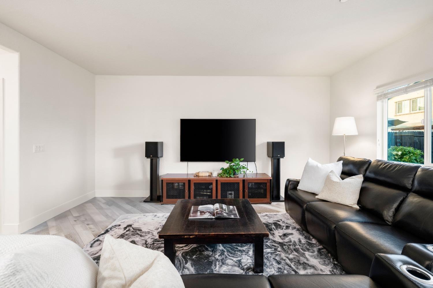 4554 Maple Crest Street