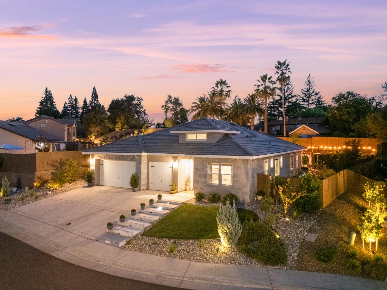 5715 Banksia Court