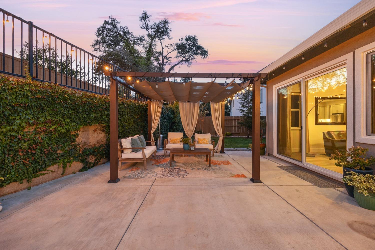 5715 Banksia Court