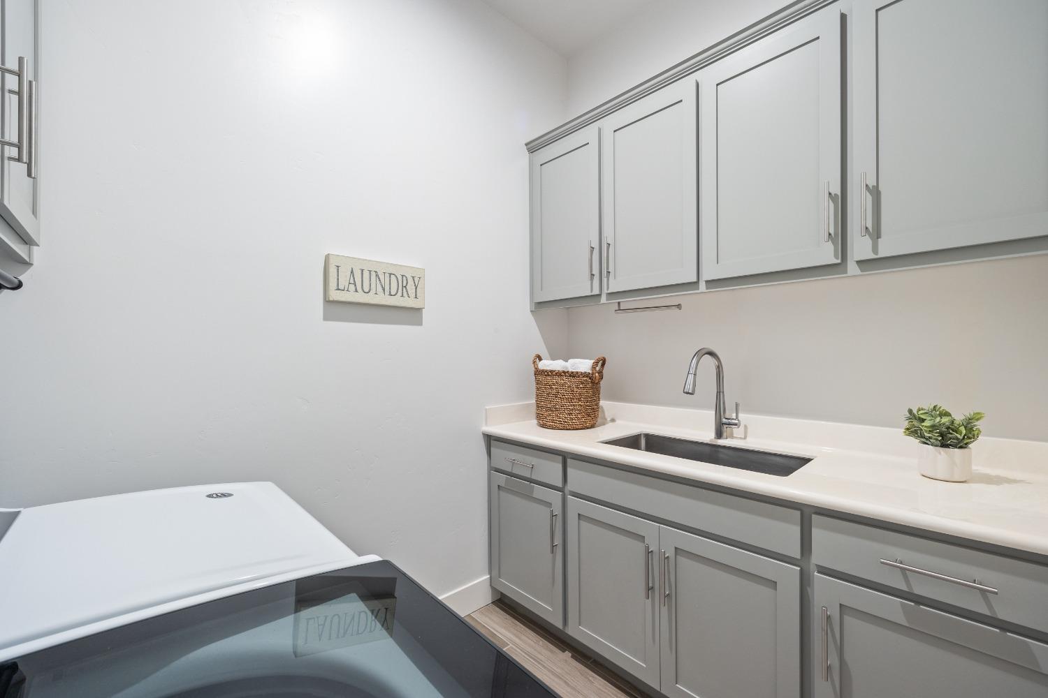 5715 Banksia Court