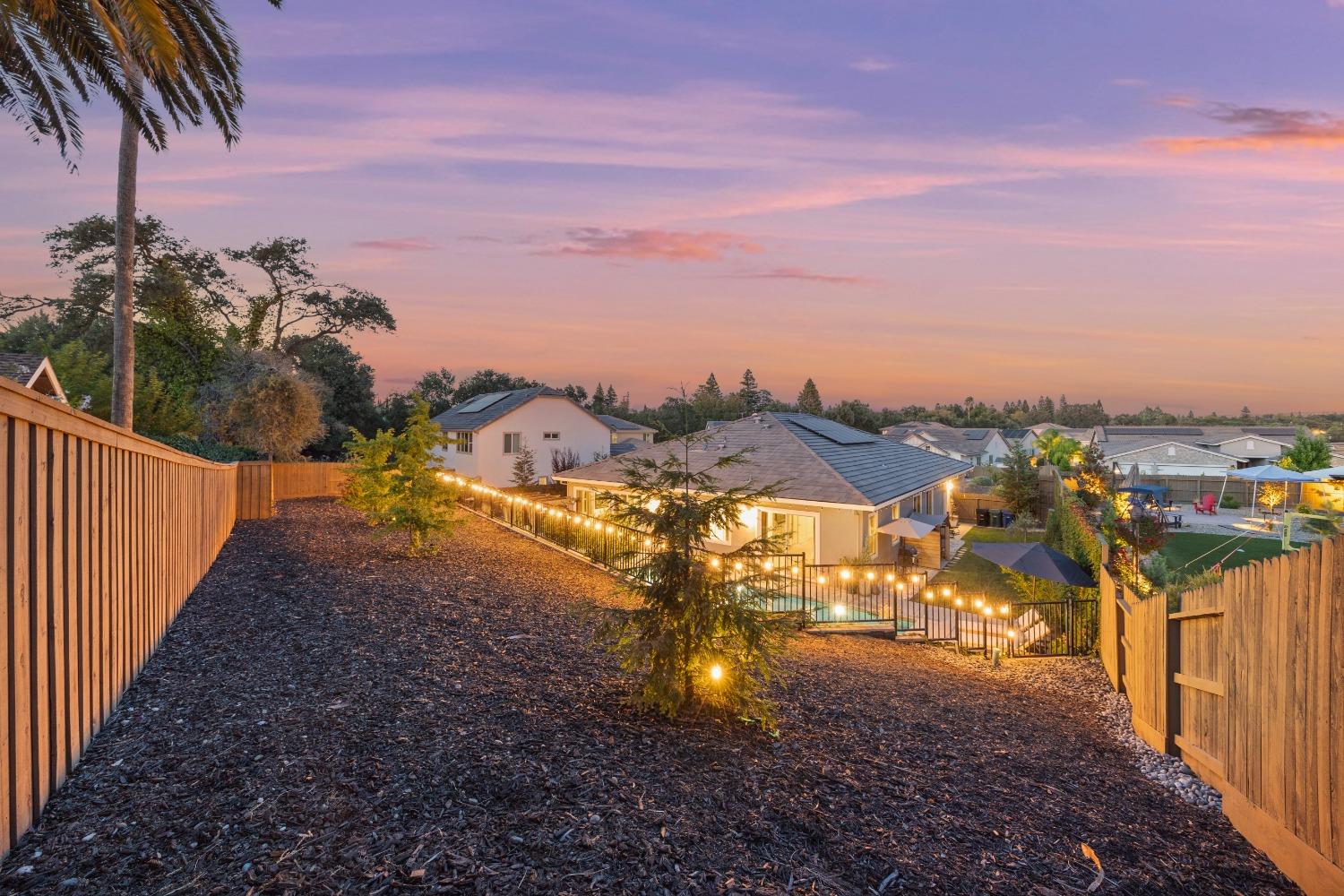 5715 Banksia Court