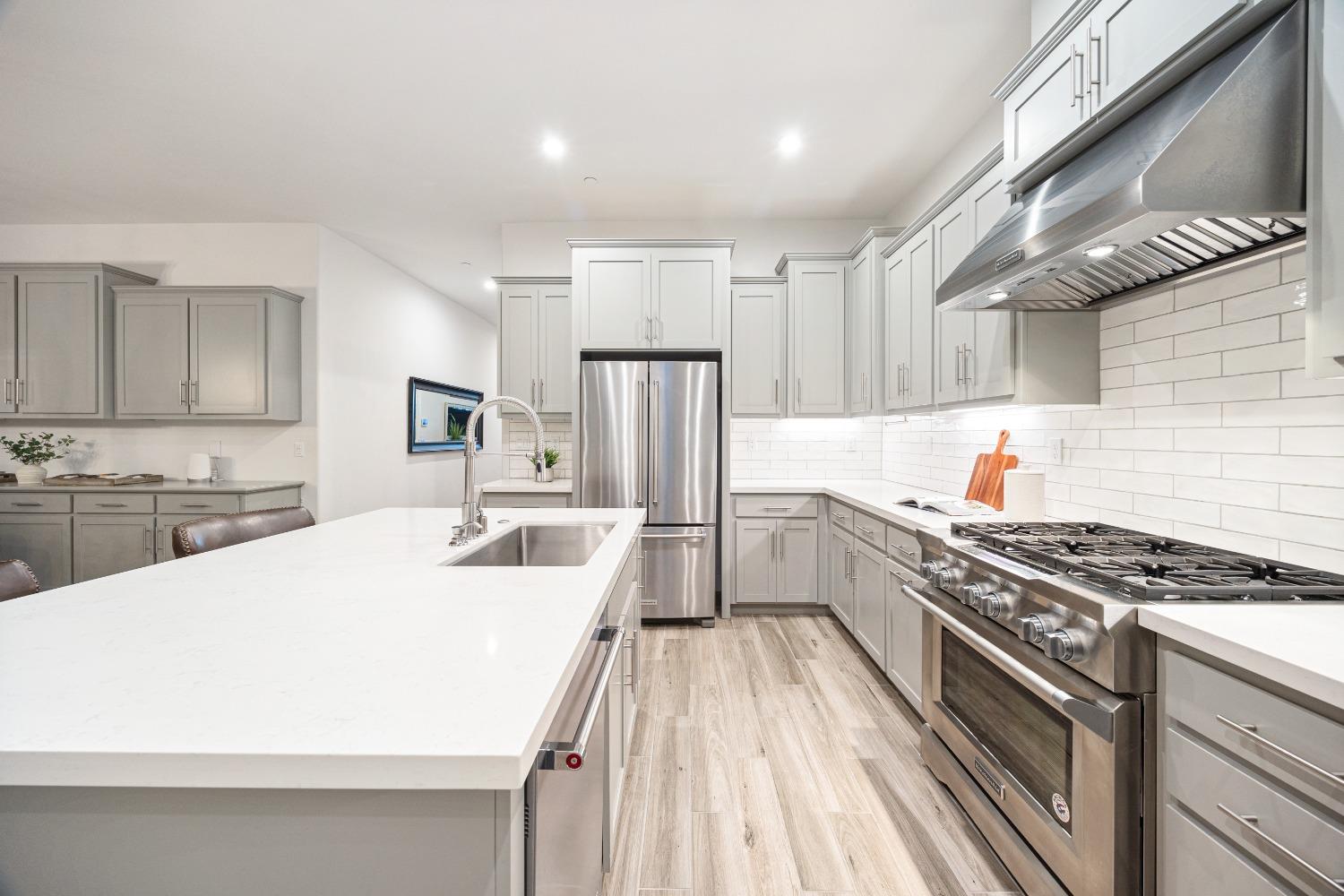 5715 Banksia Court