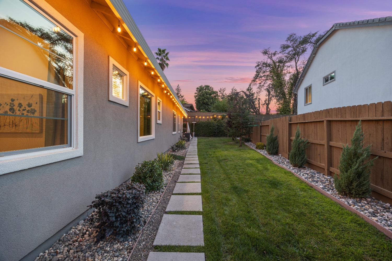 5715 Banksia Court