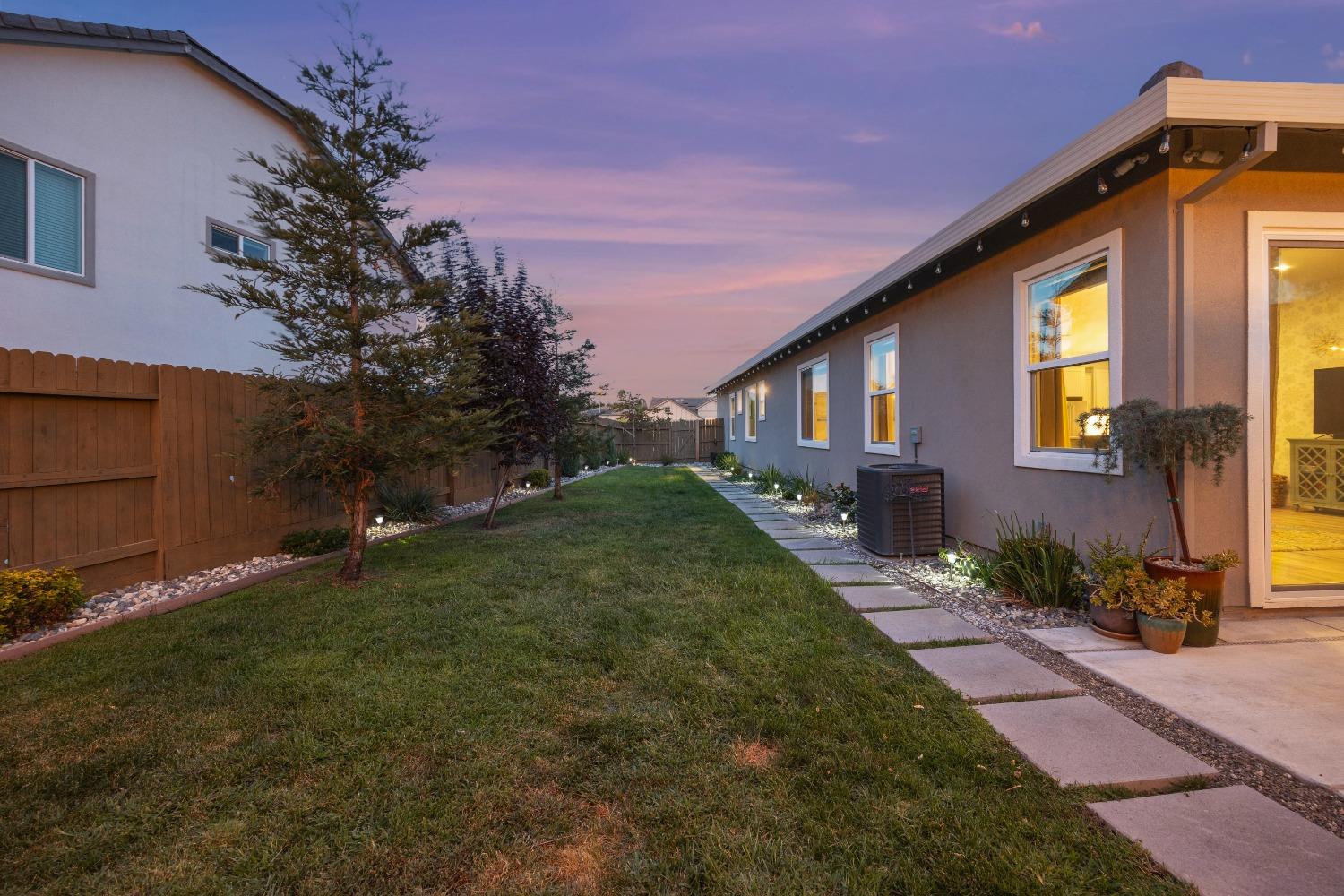 5715 Banksia Court