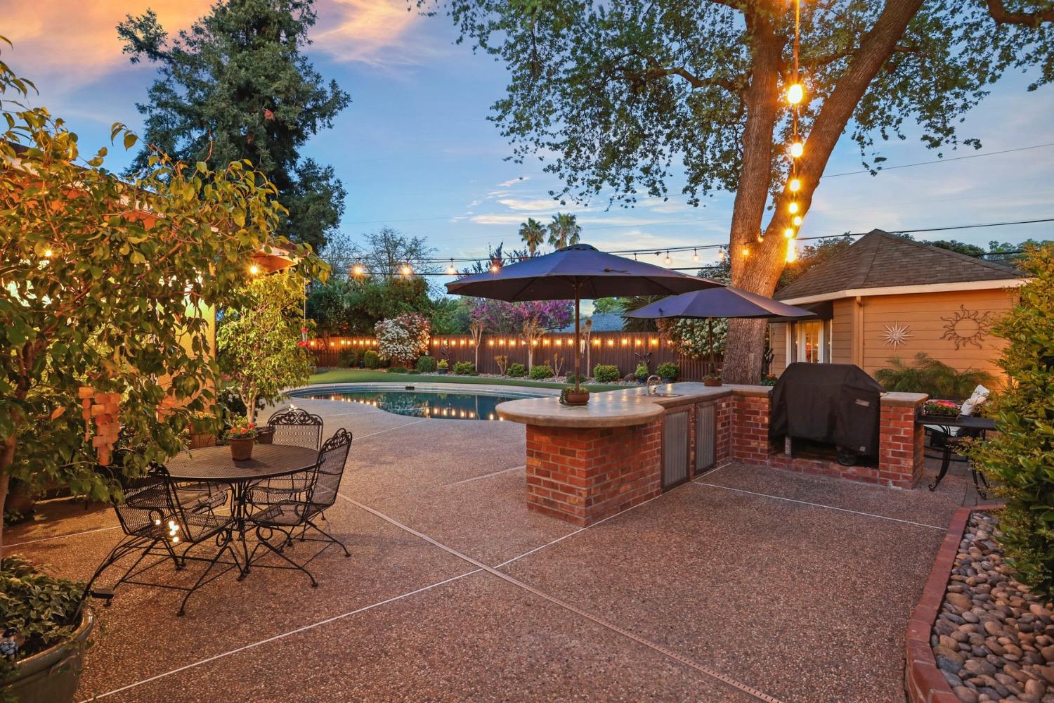 7522 Woodside Drive
