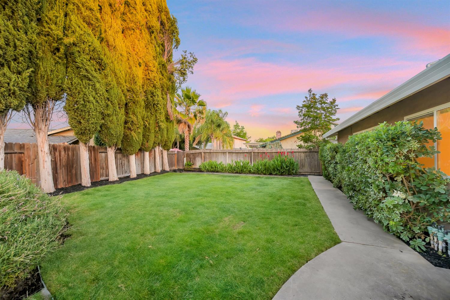 5908 Shadow Oak Drive
