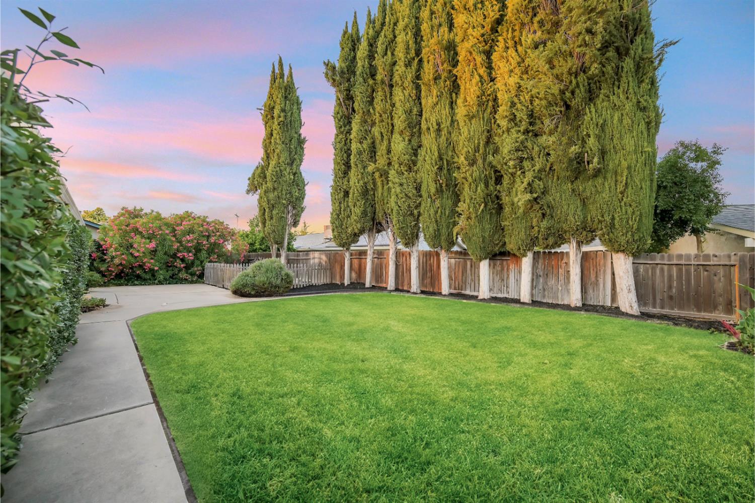 5908 Shadow Oak Drive