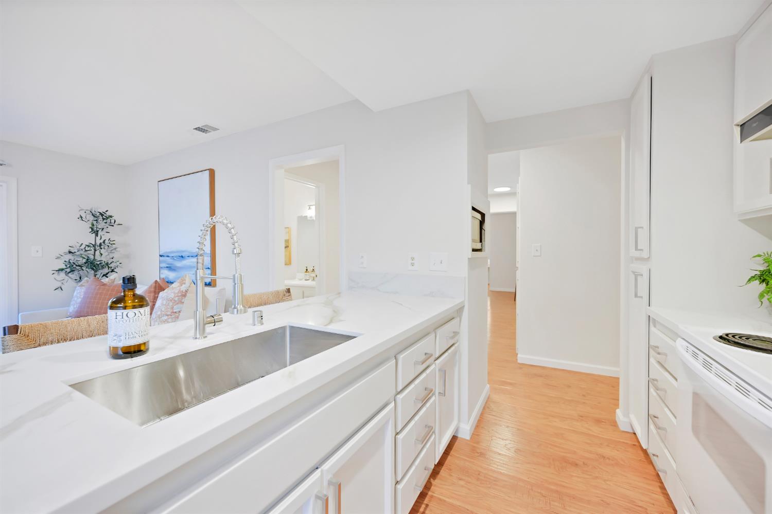 5908 Shadow Oak Drive