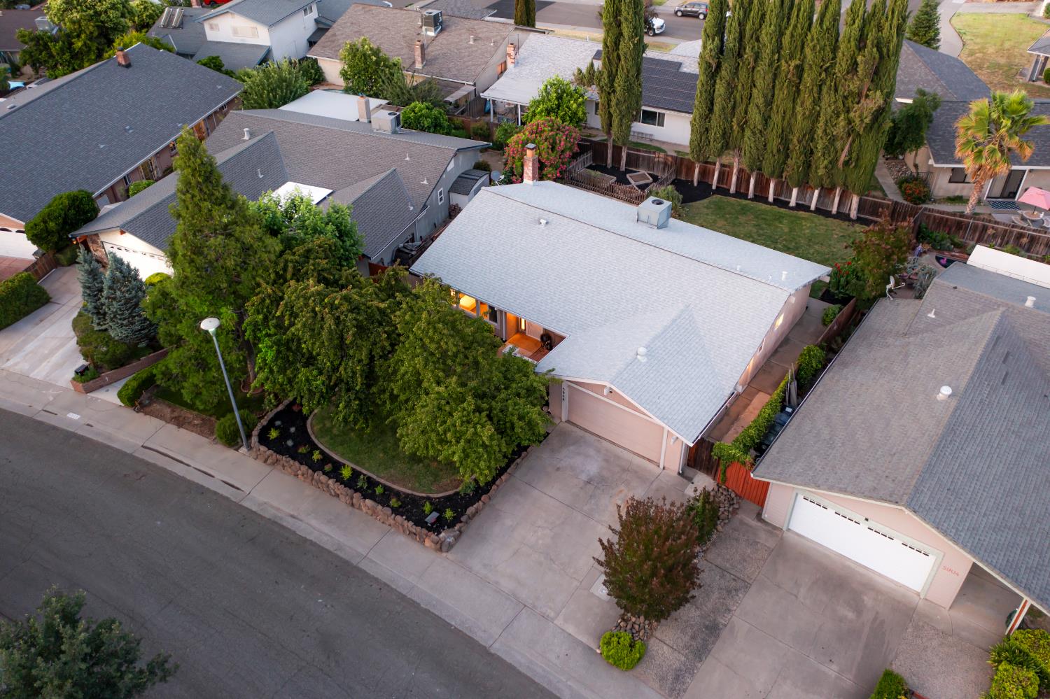 5908 Shadow Oak Drive