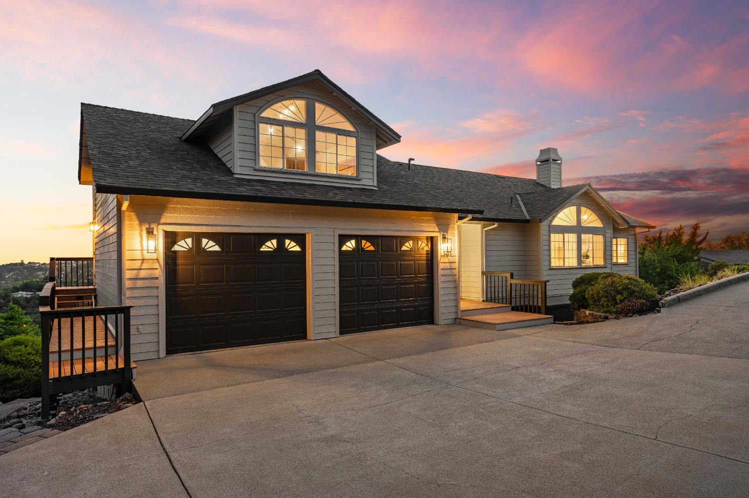 3433 Surry Lane