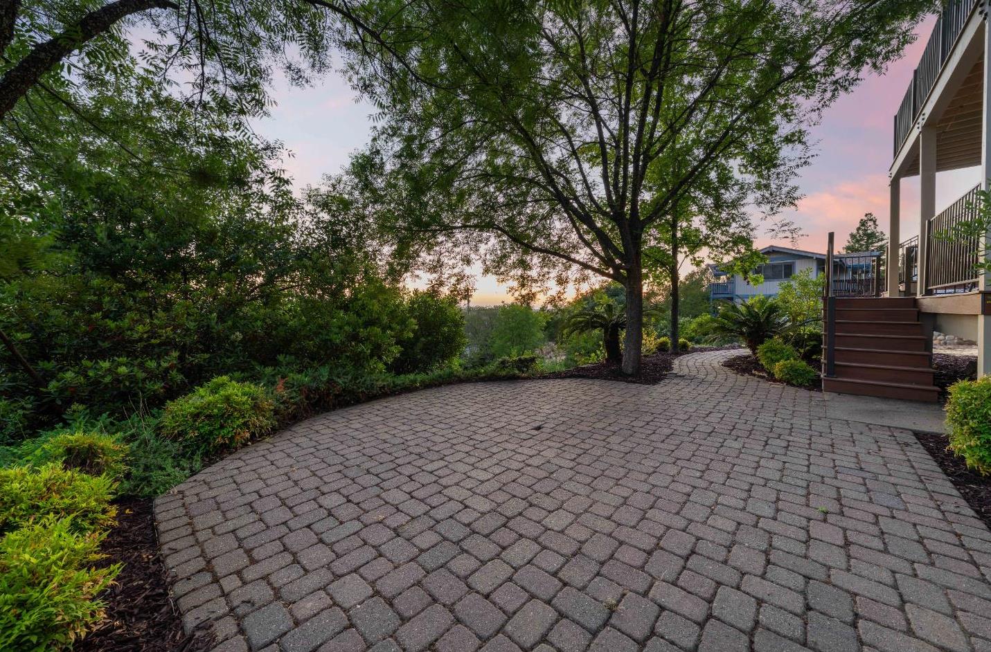 3433 Surry Lane