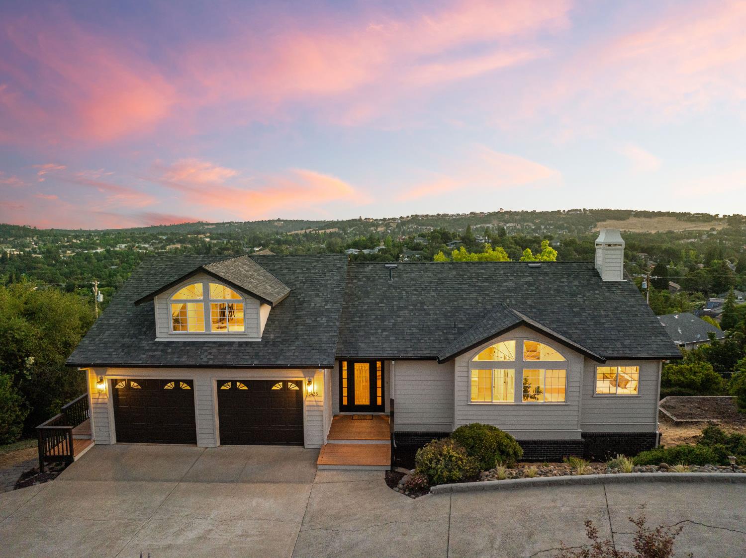 3433 Surry Lane