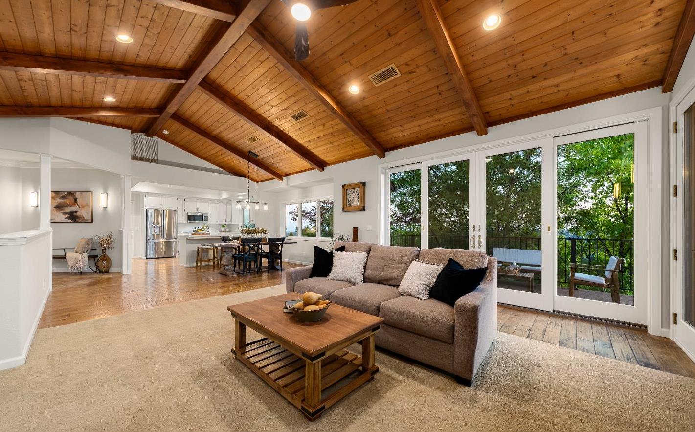 3433 Surry Lane