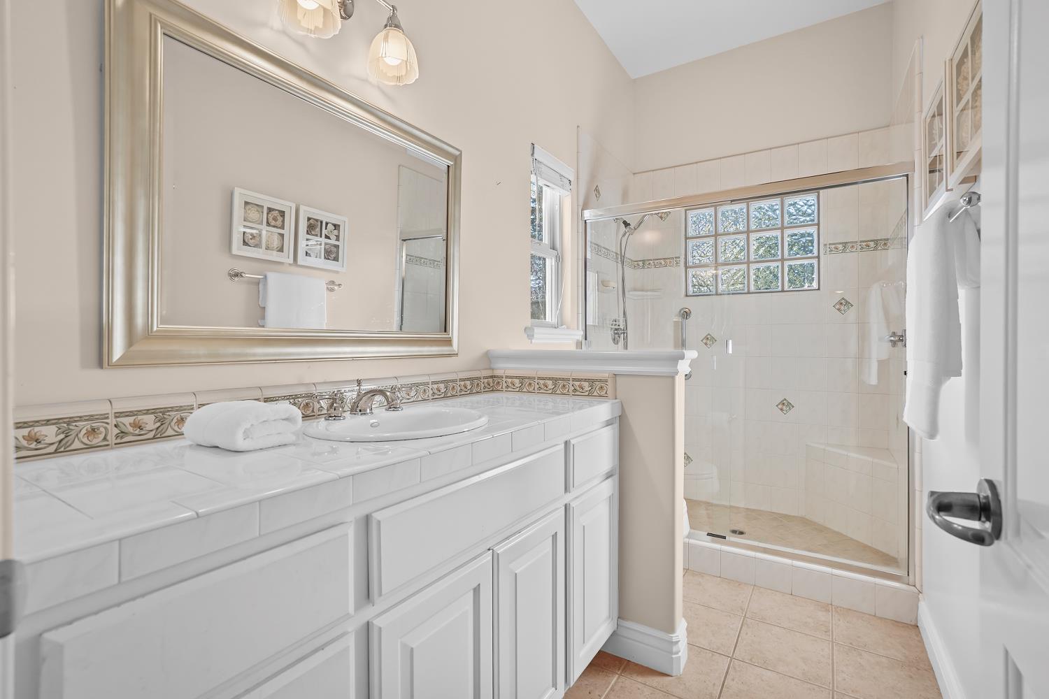 1740 Vista Del Monte