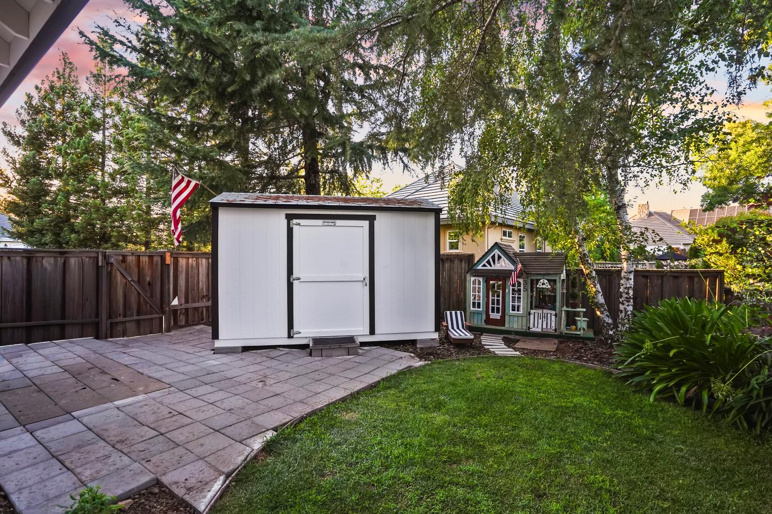 1740 Vista Del Monte